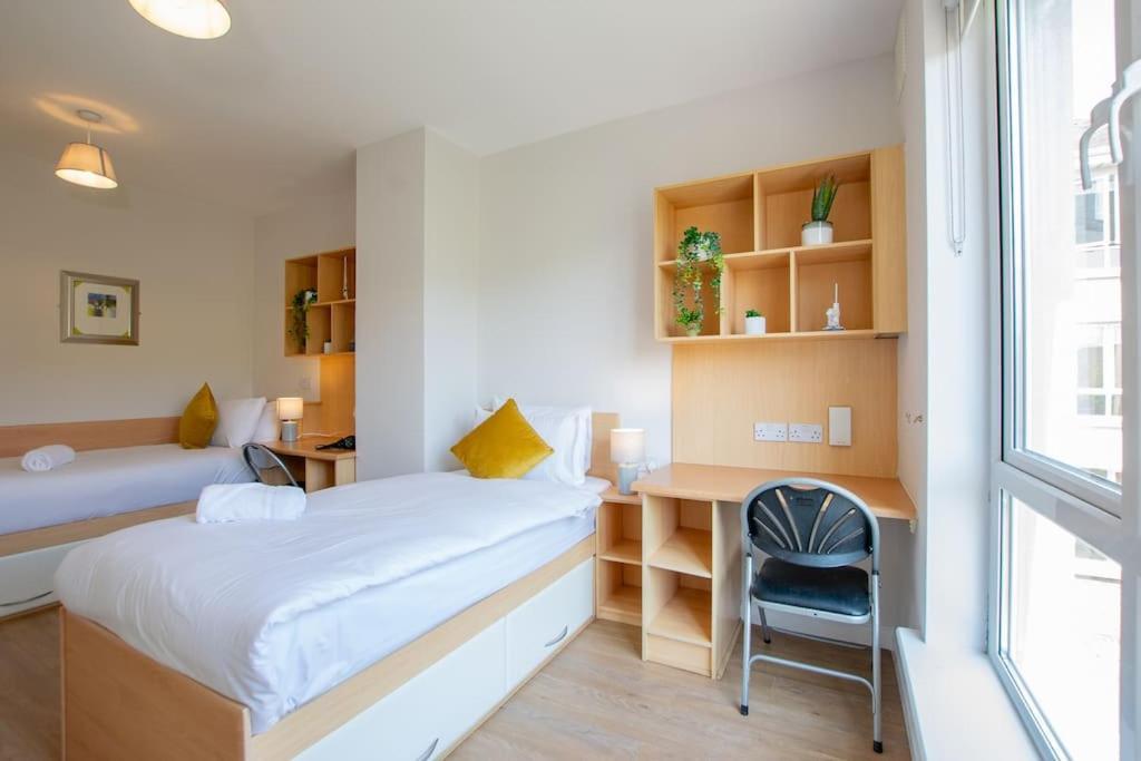 106 - The Townhouse By Shortstays กัลเวย์ ภายนอก รูปภาพ