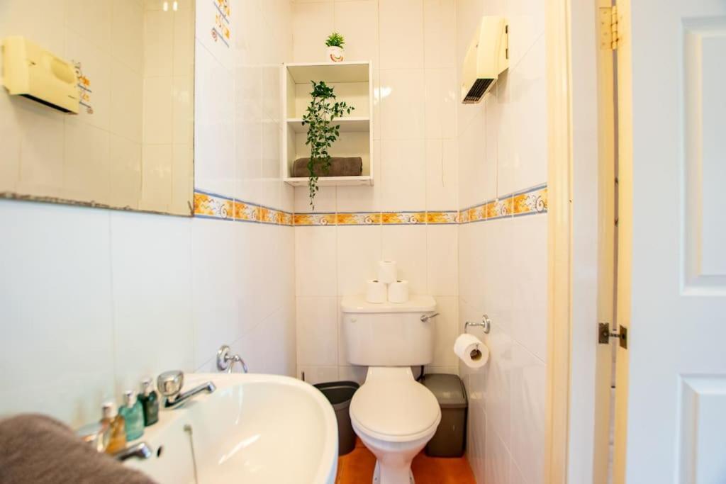106 - The Townhouse By Shortstays กัลเวย์ ภายนอก รูปภาพ