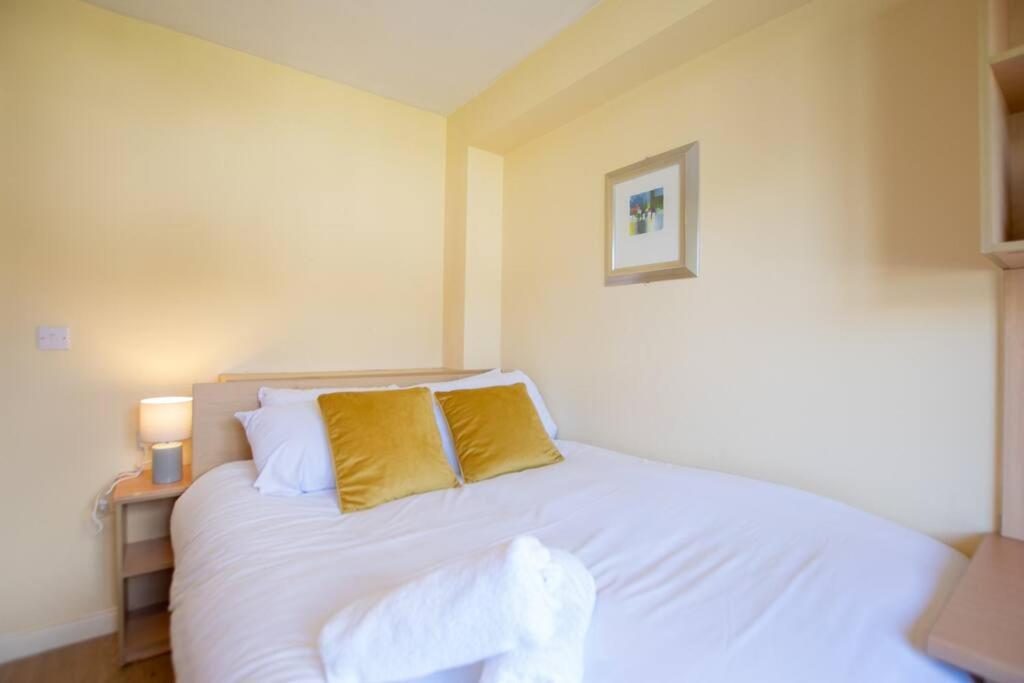106 - The Townhouse By Shortstays กัลเวย์ ภายนอก รูปภาพ