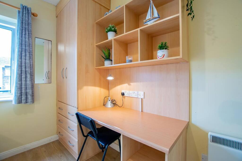 106 - The Townhouse By Shortstays กัลเวย์ ภายนอก รูปภาพ
