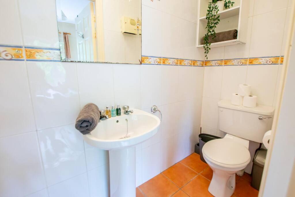 106 - The Townhouse By Shortstays กัลเวย์ ภายนอก รูปภาพ