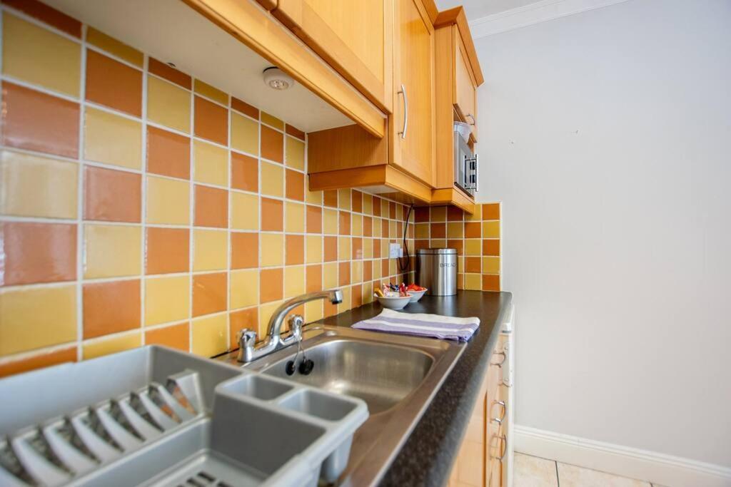 106 - The Townhouse By Shortstays กัลเวย์ ภายนอก รูปภาพ
