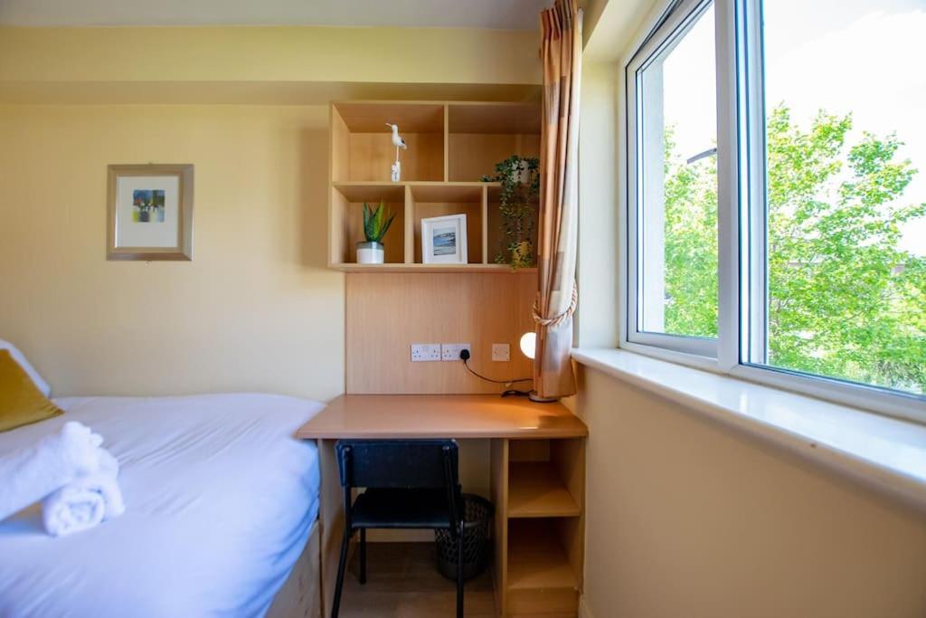 106 - The Townhouse By Shortstays กัลเวย์ ภายนอก รูปภาพ