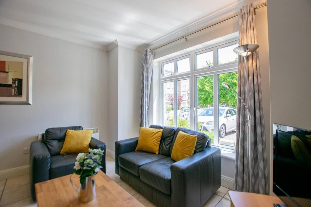 106 - The Townhouse By Shortstays กัลเวย์ ภายนอก รูปภาพ